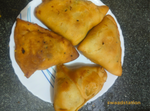 Aloo Matar Samosa